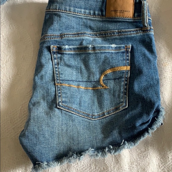 Shorts - Picture 4 of 4